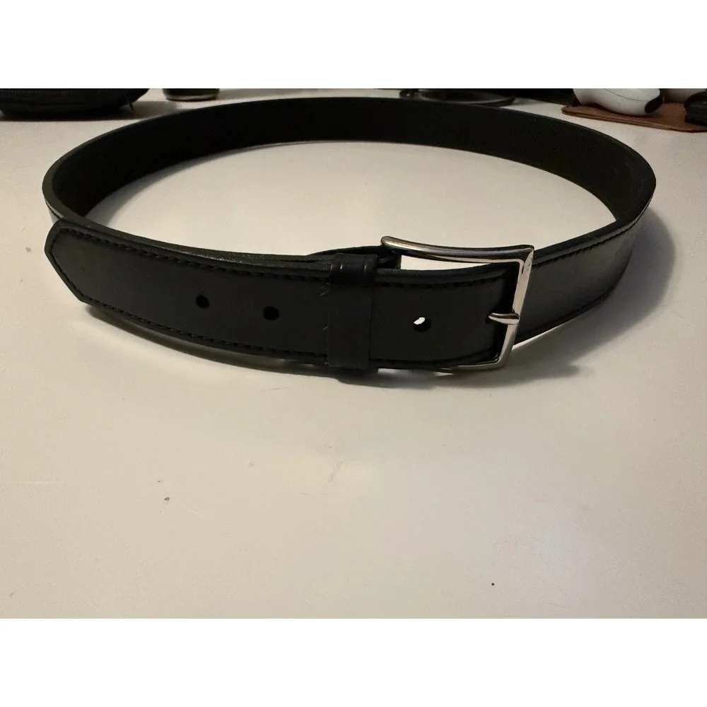 DeSantis USA B12 Black Leather Classic Belt Silver‎ Buckle Mens Size 44